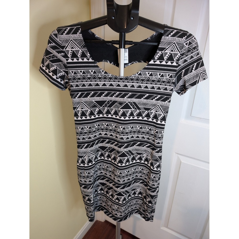 PINK Victoria's Secret Bodycon Dress Women M Black‎ White Tribal Heart Cutout